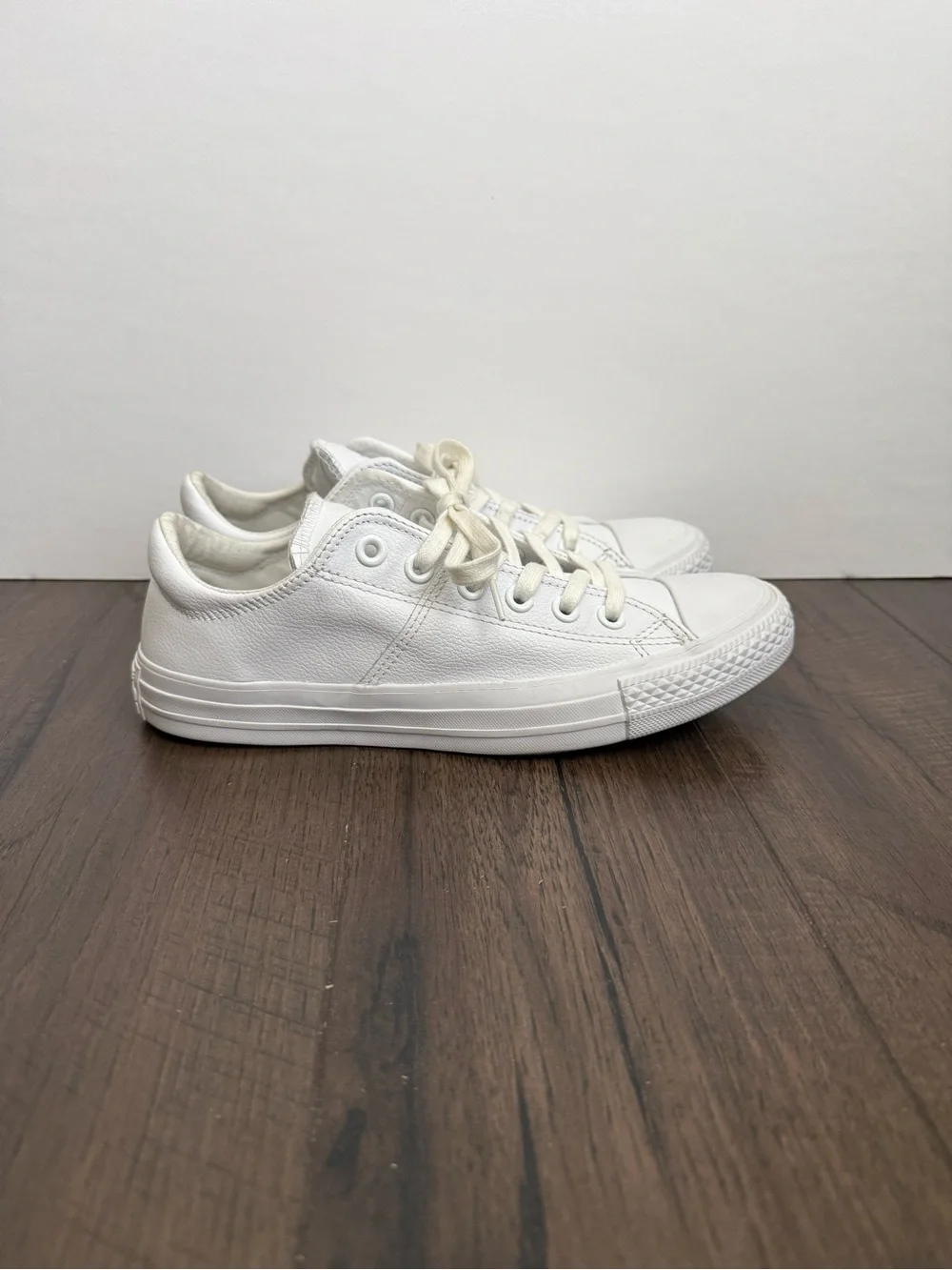 Converse All Star Madison White Low Top Leather Sneakers Size 8 - Picture 2 of 9